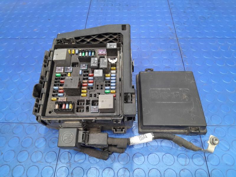 2017 GMC Acadia Engine Fuse Box Relay Junction Block Genuine OEM 84003373