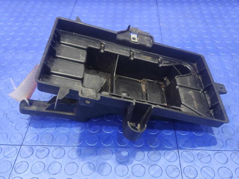 2017 Dodge Grand Caravan Battery Tray