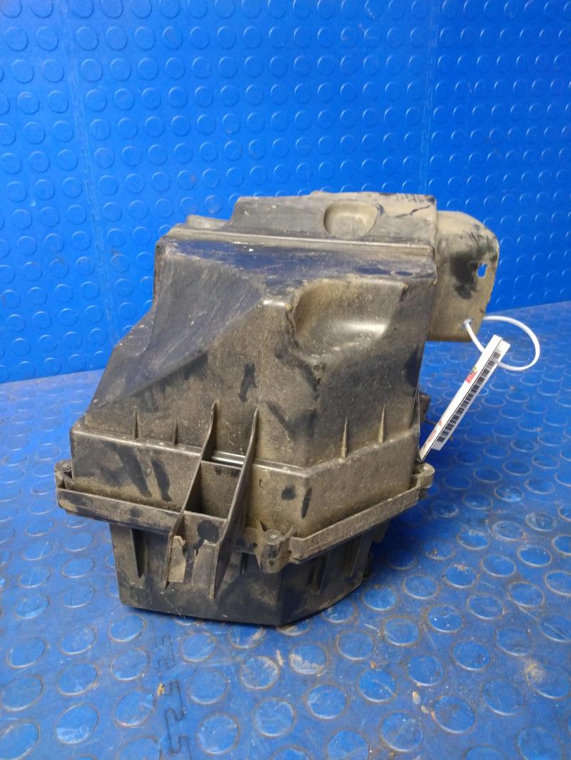 2007 - 2014 Volvo XC90 Air Cleaner Box Assembly 6 Cylinder ONLY OEM 306802901