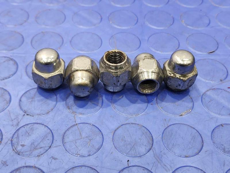 2012 Hyundai Veloster Lug Nuts