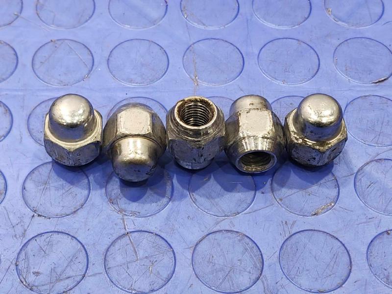 2012 Hyundai Veloster Lug Nuts