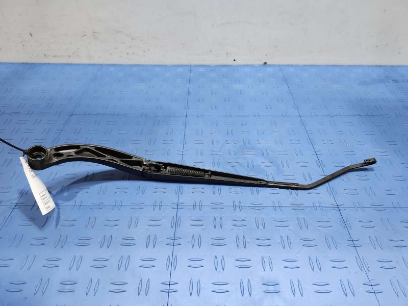 2017 GMC Acadia Wiper Arm
