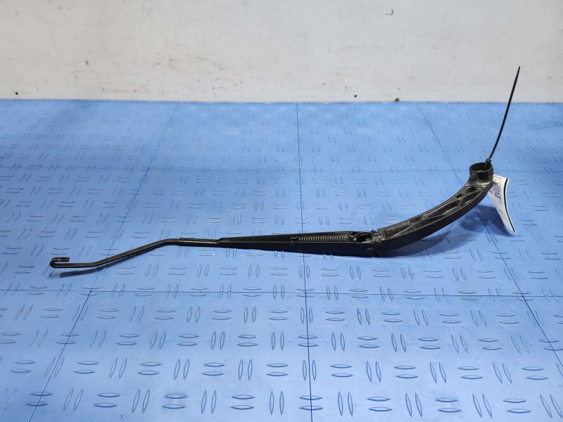 2017 GMC Acadia Wiper Arm