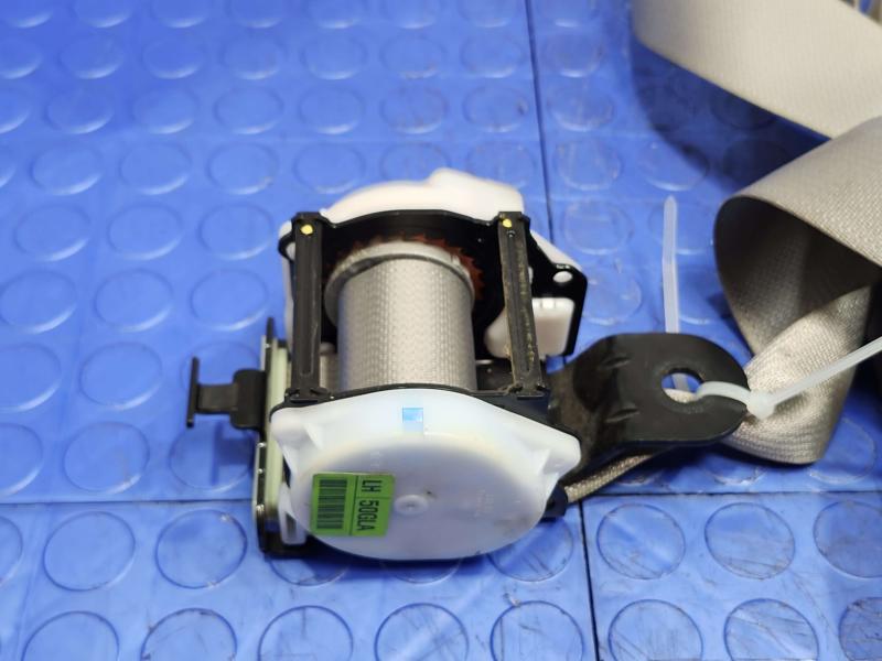 2016 Kia Sedona Rear Seat Belt