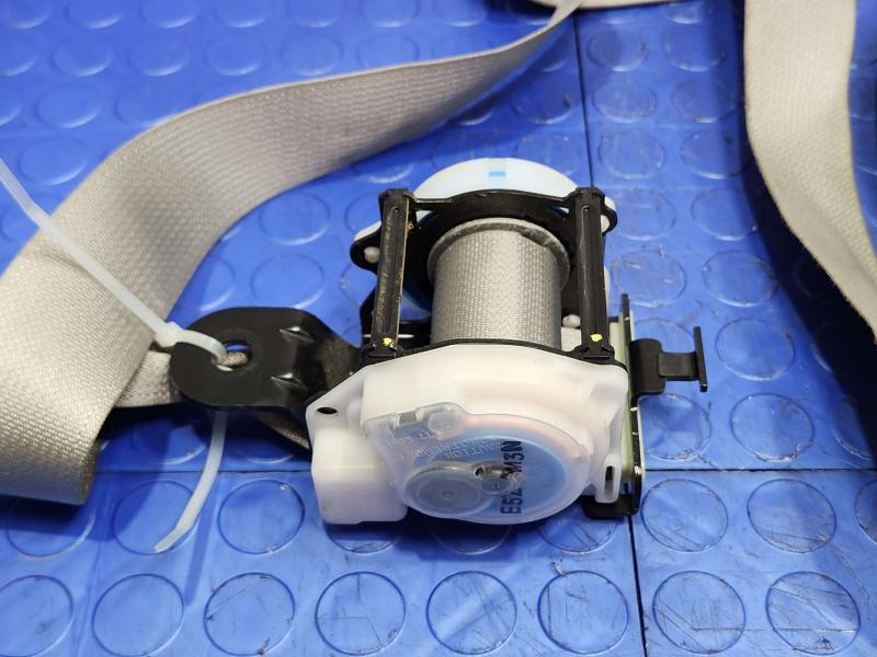 2016 Kia Sedona Rear Seat Belt