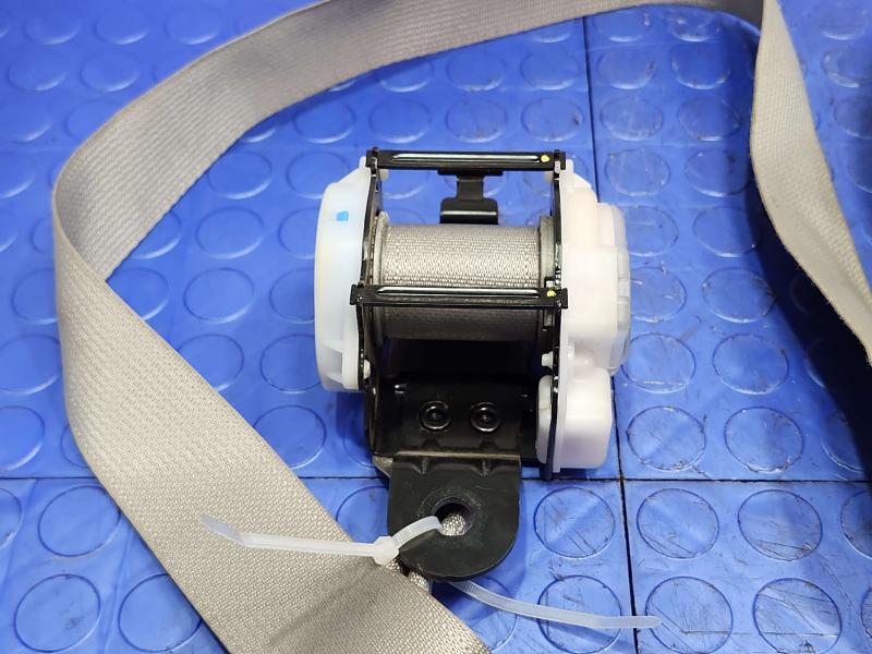 2016 Kia Sedona Rear Seat Belt