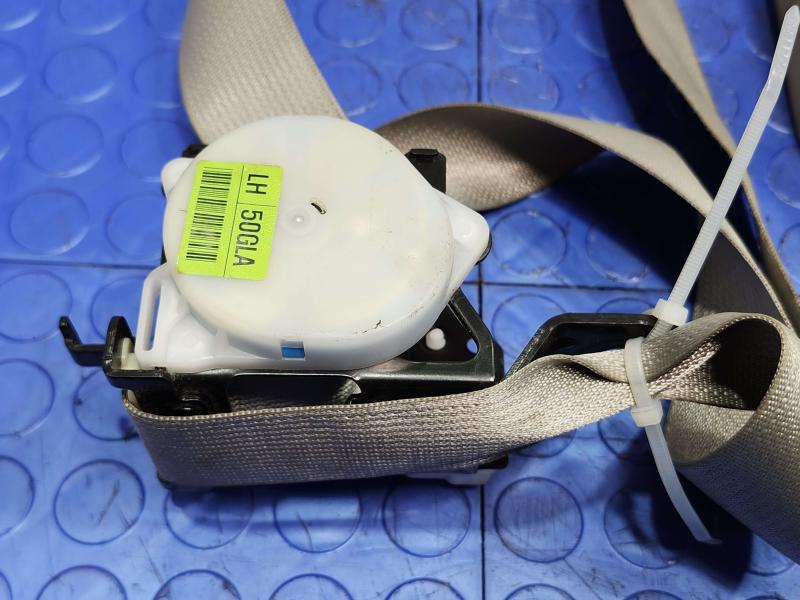 2016 Kia Sedona Rear Seat Belt