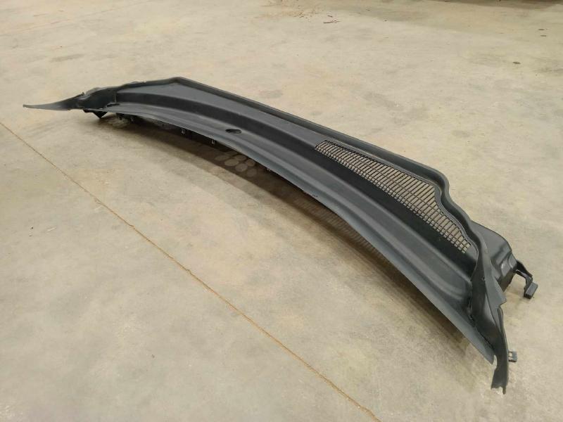 2011-2015 Jeep Grand Cherokee Cowl Panel Top Cover Air Inlet OEM 55079197AH