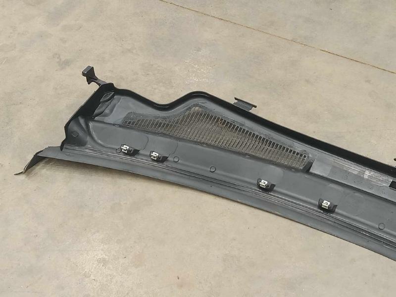 2011-2015 Jeep Grand Cherokee Cowl Panel Top Cover Air Inlet OEM 55079197AH
