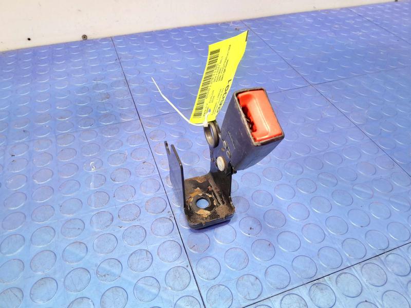 2005 Ford Explorer Rear Seat Belt