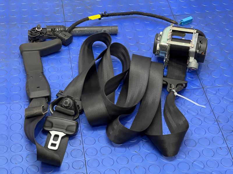 2011 Volvo S60 Front Seat Belt Retractor Right Passenger Side Black OEM 398004846