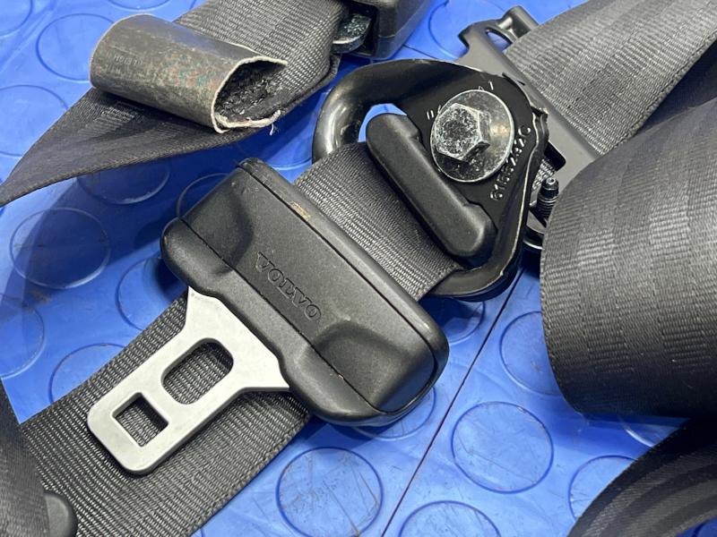 2011 Volvo S60 Front Seat Belt Retractor Right Passenger Side Black OEM 398004846