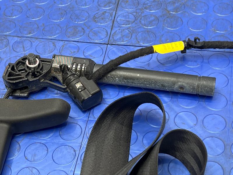 2011 Volvo S60 Front Seat Belt Retractor Right Passenger Side Black OEM 398004846