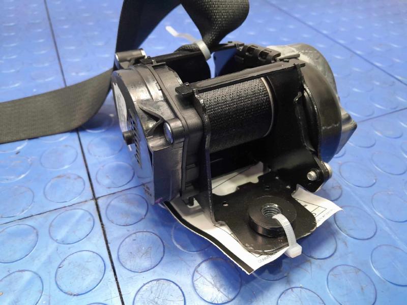 2021 Tesla Model 3 Front Seat Belt