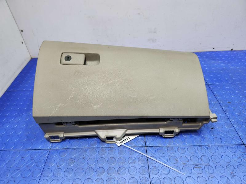 2016 Kia Sedona Glove Box