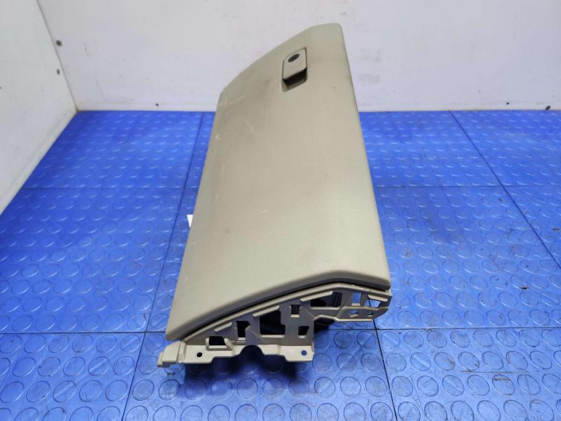 2016 Kia Sedona Glove Box