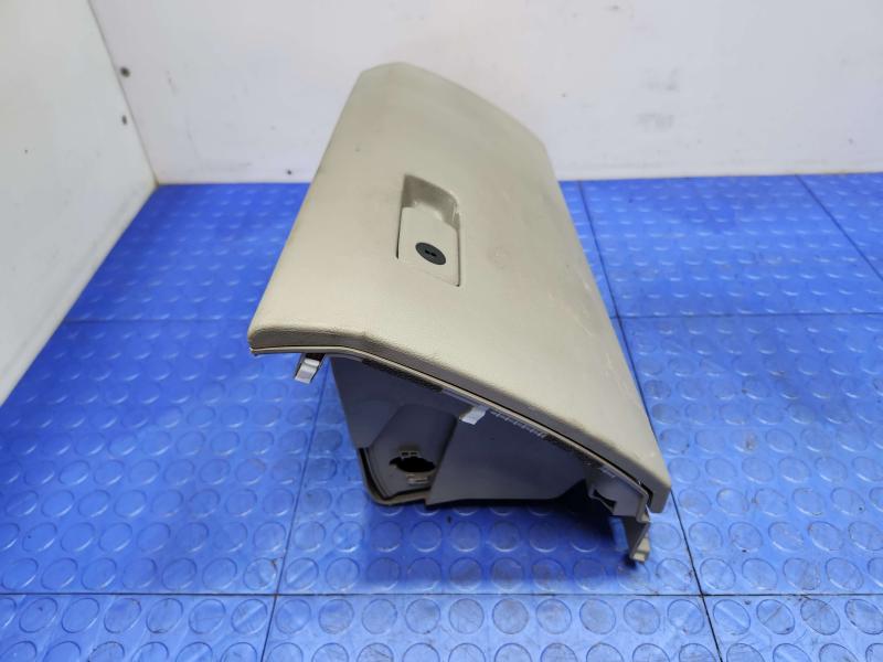 2016 Kia Sedona Glove Box