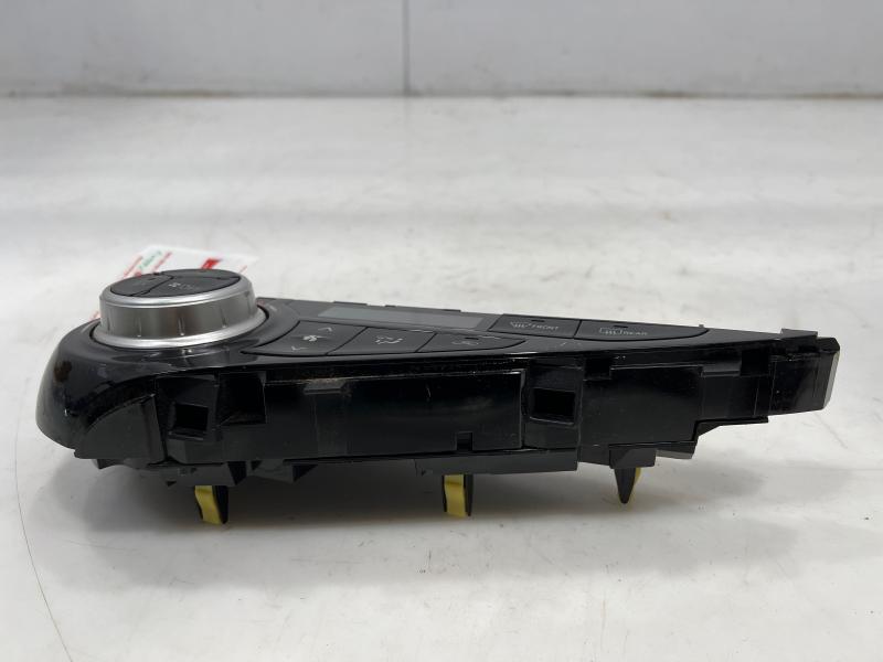 2016 Toyota Prius Heater A/C Control
