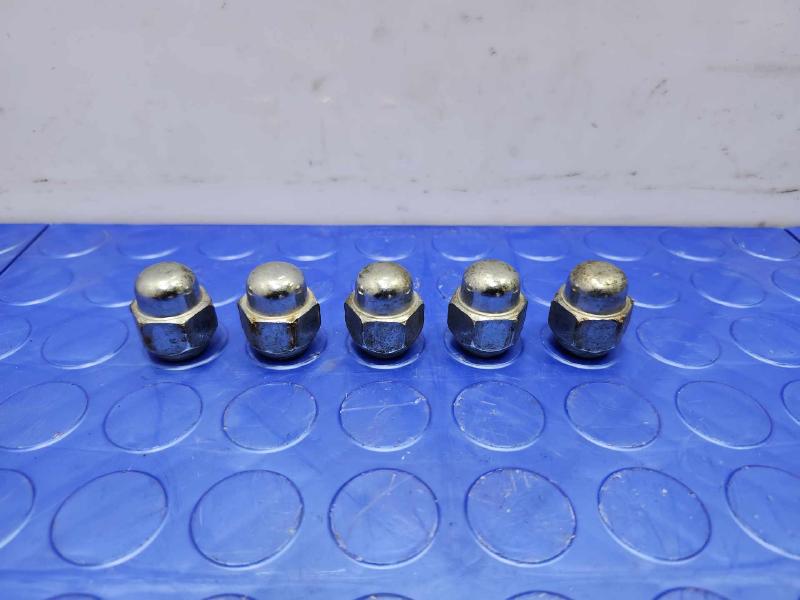 2013 Hyundai Santa Fe Lug Nuts
