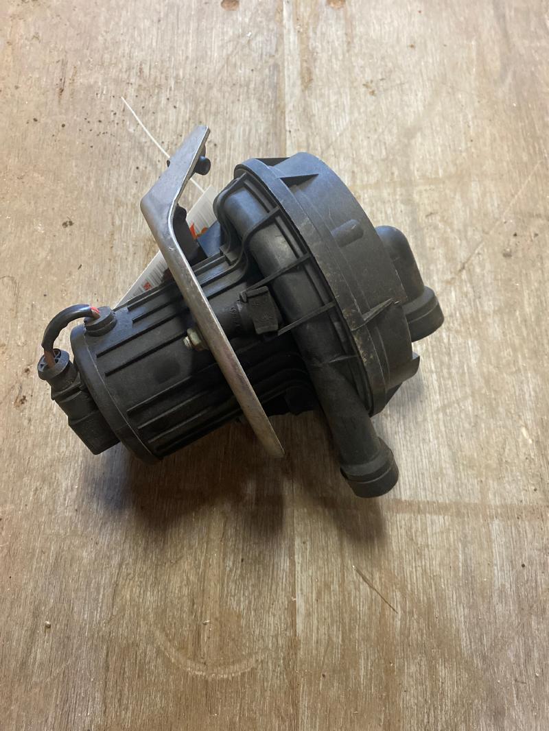2004 Audi A8 Air Pump