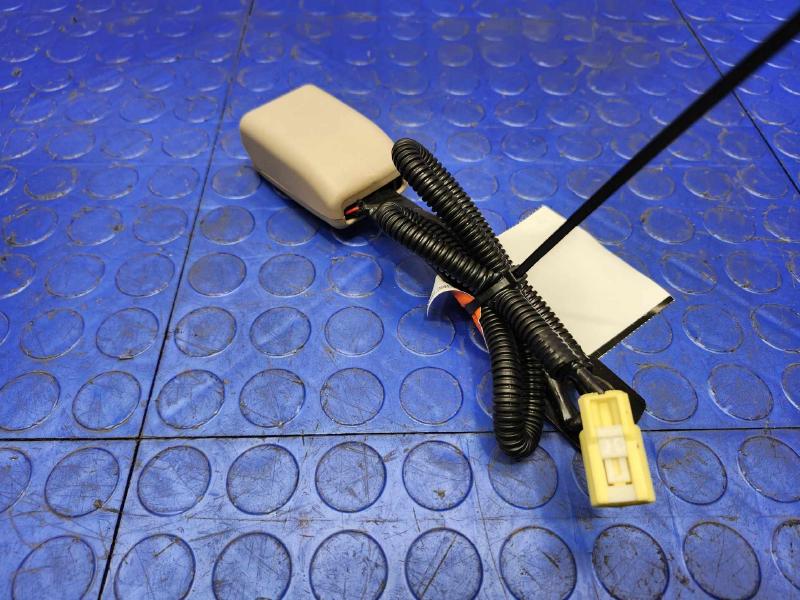 2018 Subaru Legacy Front Seat Belt