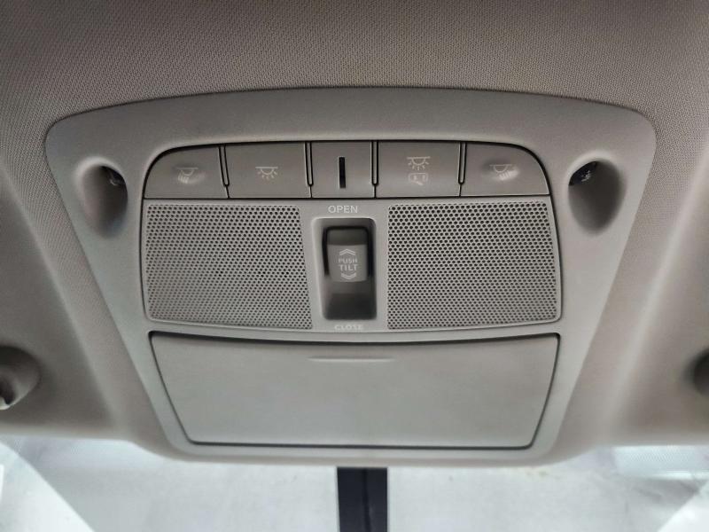 2015 Nissan Murano Front Console