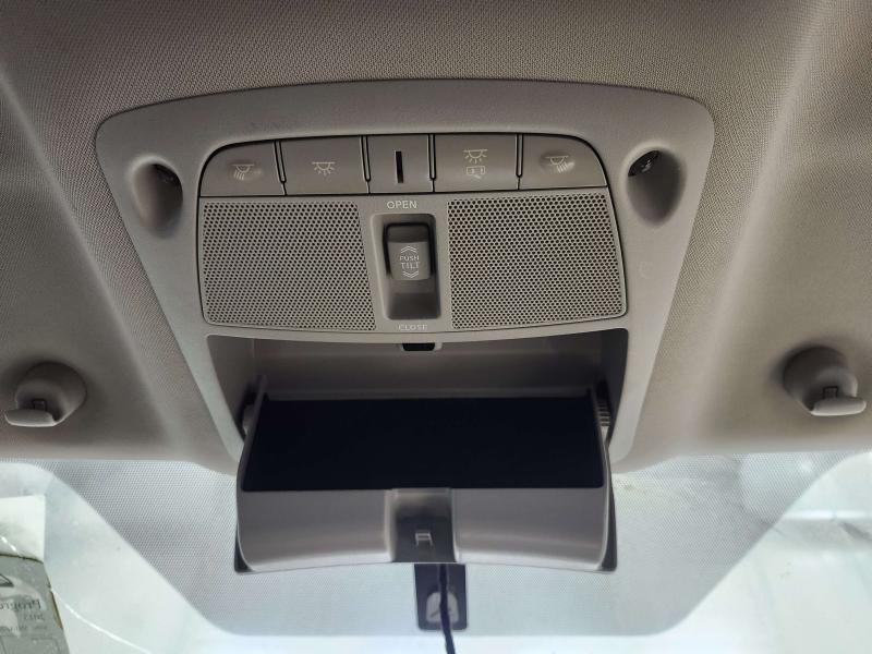 2015 Nissan Murano Front Console