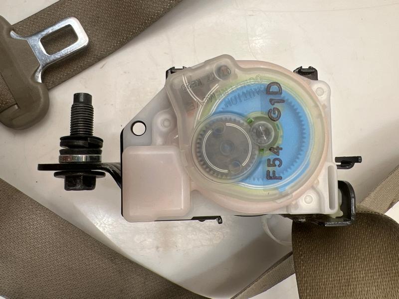 2016 Kia Sedona Rear Seat Belt