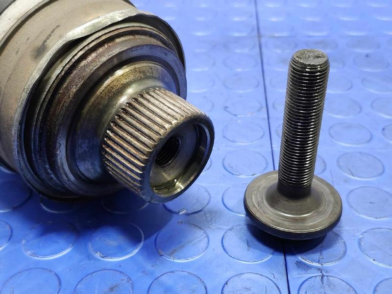 2018 Audi Q7 Axle Shaft