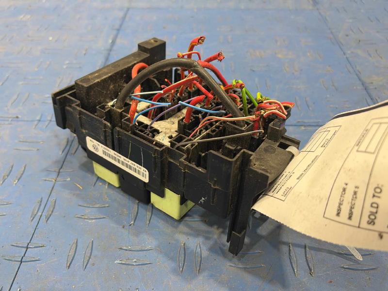 2015 Volkswagen Passat Engine Fuse Box