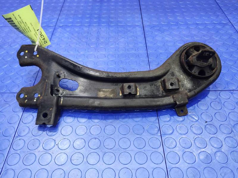 2014 Hyundai Santa Fe Lower Control Arm Rr