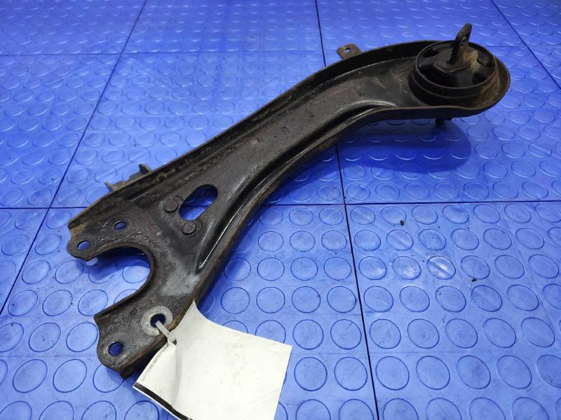 2014 Hyundai Santa Fe Lower Control Arm Rr
