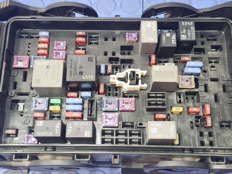 2018 Buick Regal Engine Fuse Box
