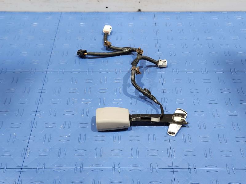 2017 Toyota Corolla Front Seat Belt