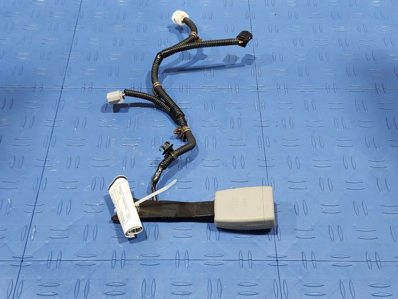 2017 Toyota Corolla Front Seat Belt