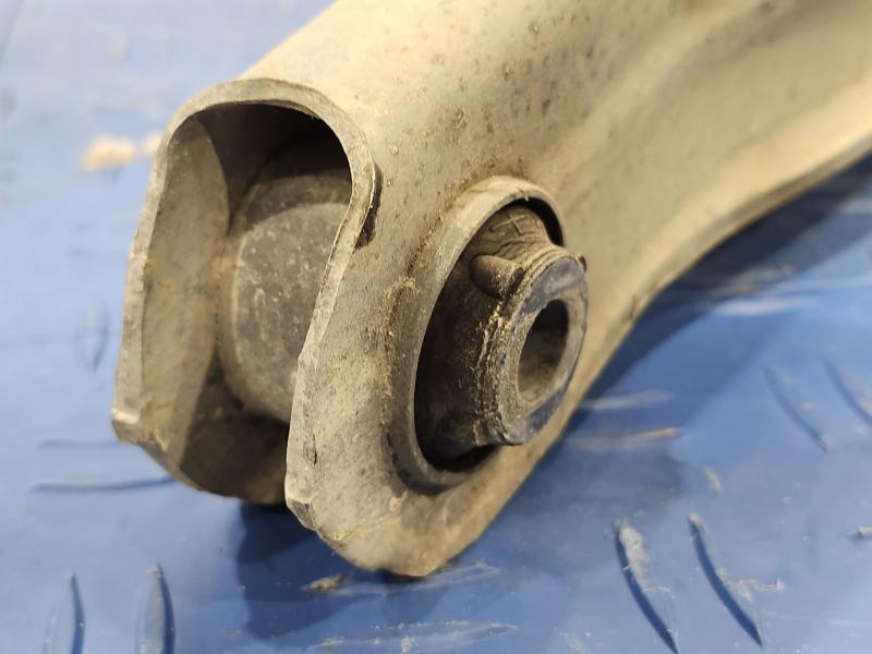 2015 Chrysler 200 Lower Control Arm Rr