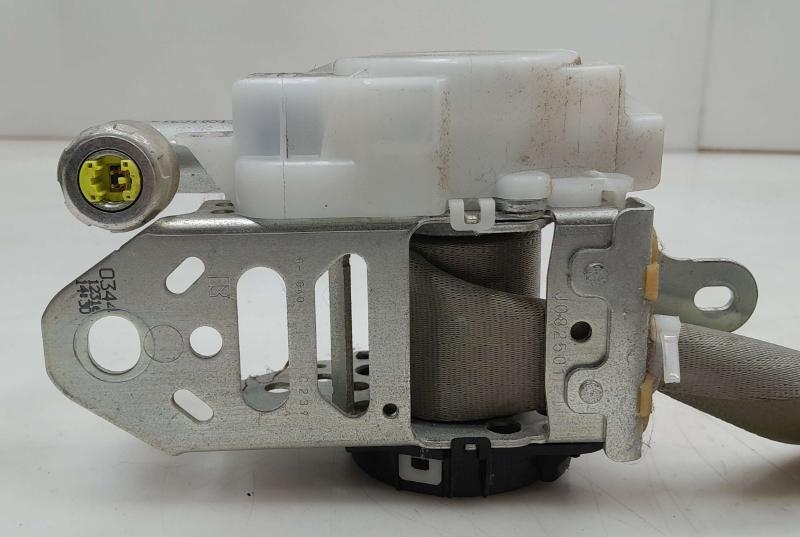 2012 Toyota Prius Front Seat Belt