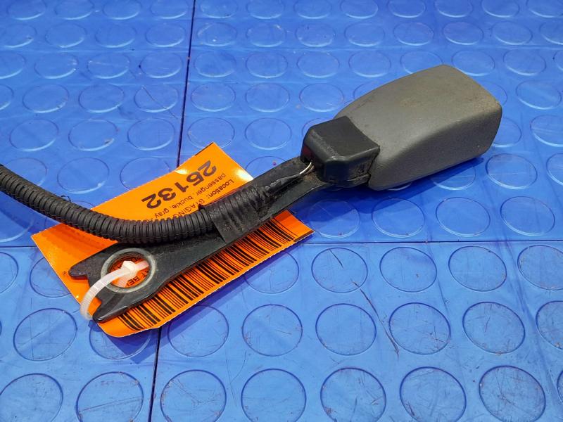 2010 Toyota Prius Front Seat Belt