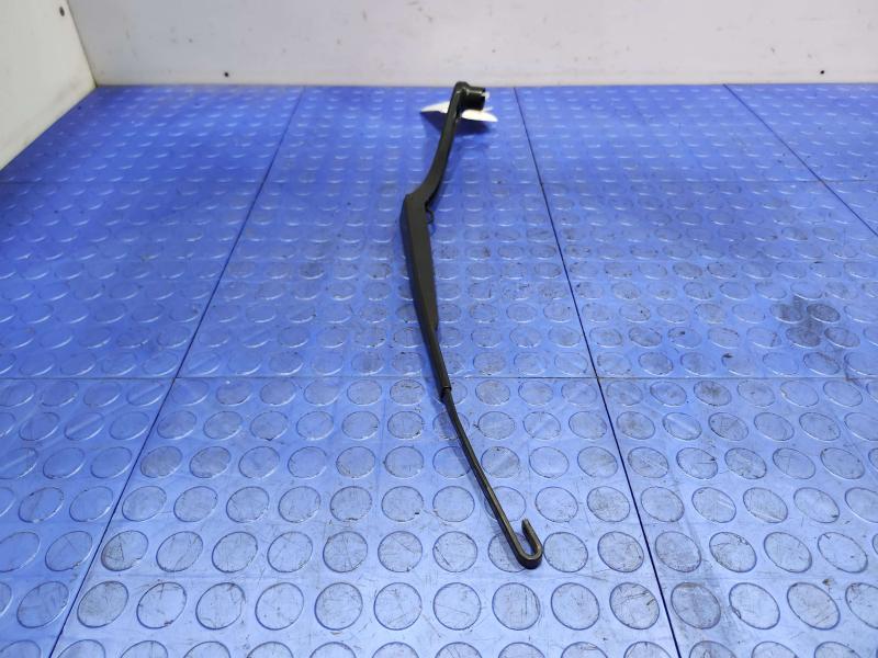 2010 Dodge Challenger Wiper Arm