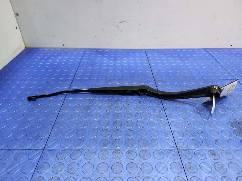 2010 Dodge Challenger Wiper Arm