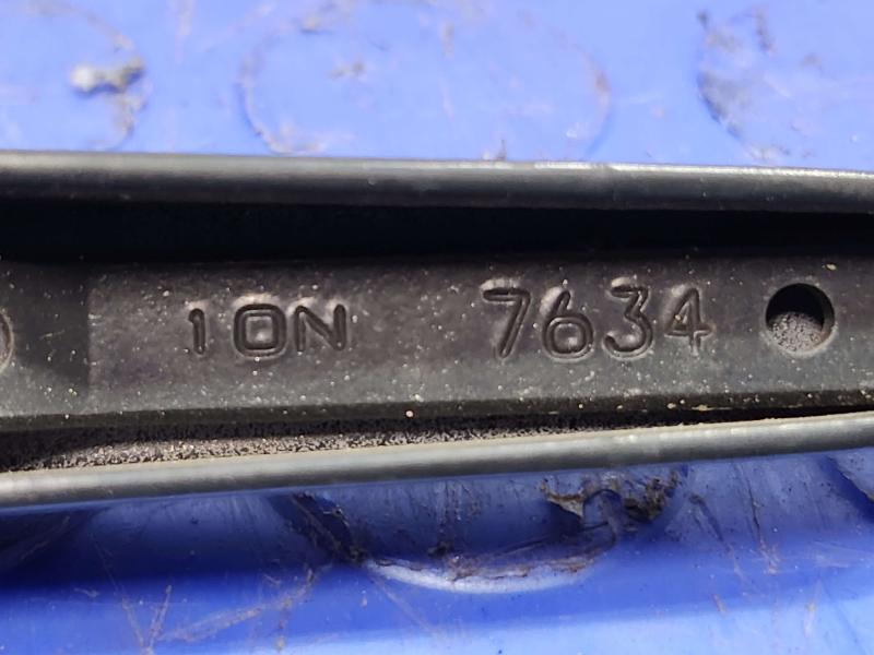 2010 Dodge Challenger Wiper Arm