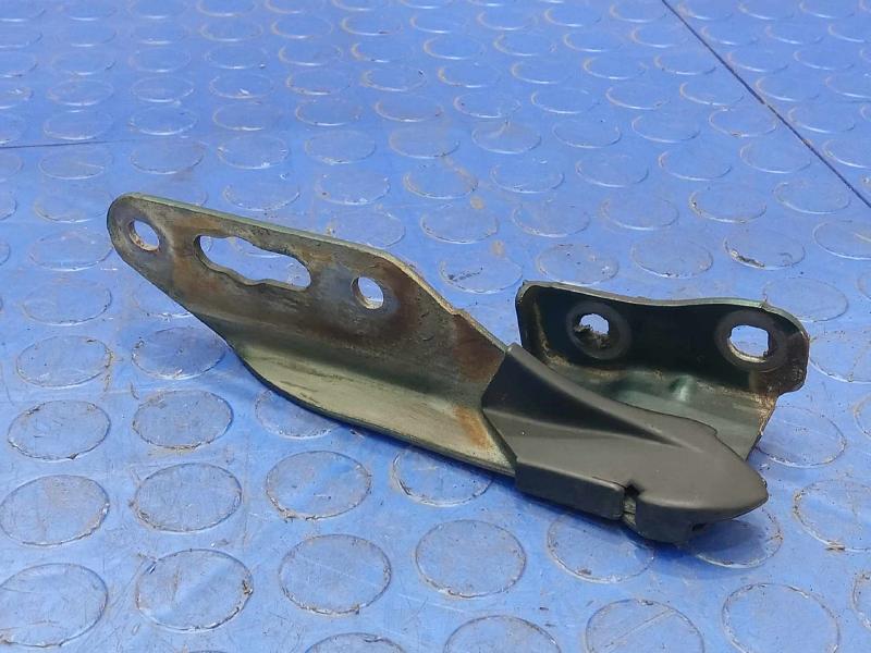 1999-2001 Honda CR-V Hood Hinge Left Driver Side OEM 60170ST0000ZZ,LH