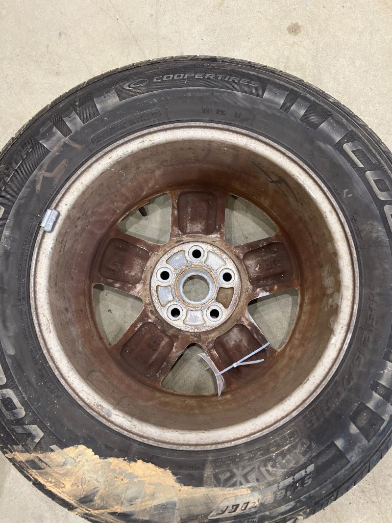 2009 Ford Escape Wheel