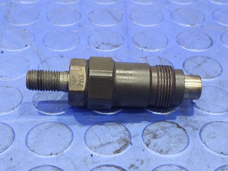 1988-1993 Isuzu NPR 3.9L Diesel OEM Fuel Injector Genuine Factory Original Part