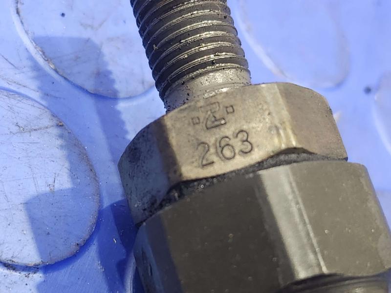 1988-1993 Isuzu NPR 3.9L Diesel OEM Fuel Injector Genuine Factory Original Part