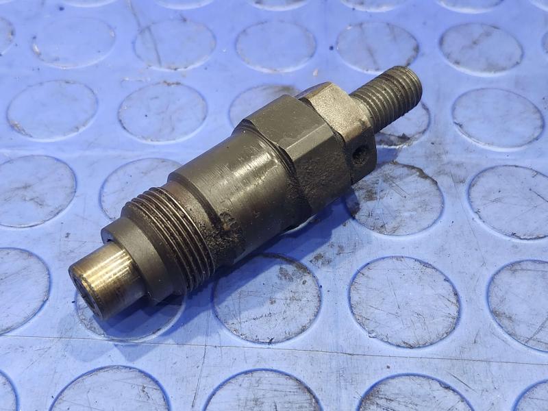 1988-1993 Isuzu NPR 3.9L Diesel OEM Fuel Injector Genuine Factory Original Part