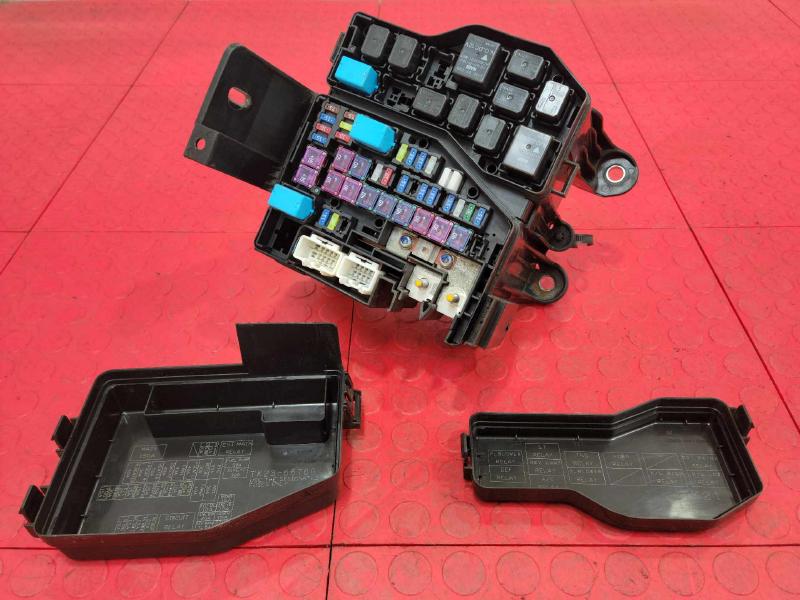 2015 Mazda CX-9 Engine Fuse Box