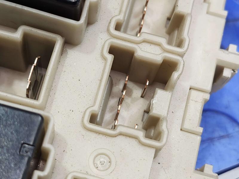 2016 Nissan Rogue Cabin Fuse Box