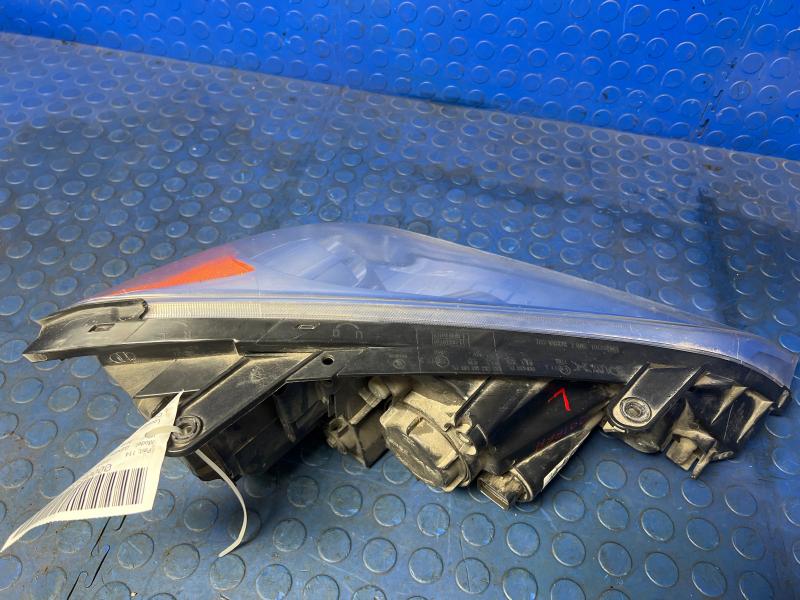 2010 Genesis Genesis Headlamp Assembly