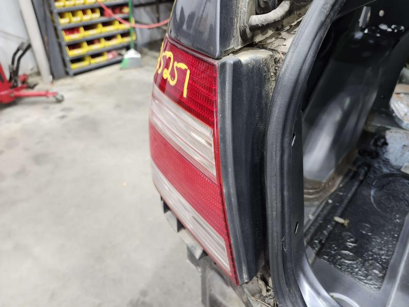 2005 Volkswagen Jetta Tail Light Assembly